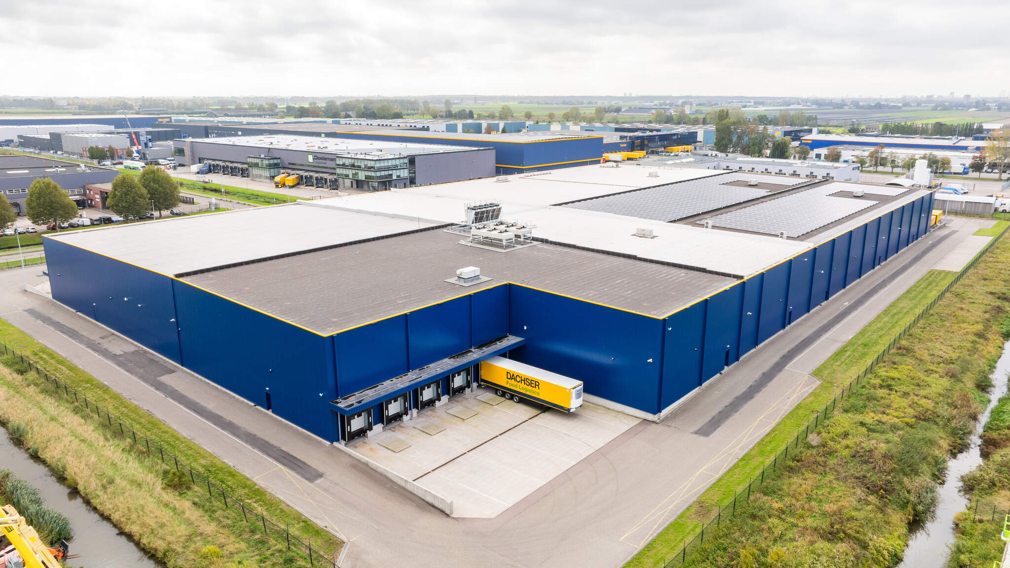 Den nya Food Logistics filialen i Waddinxveen.  Den nya Food Logistics filialen i Waddinxveen.