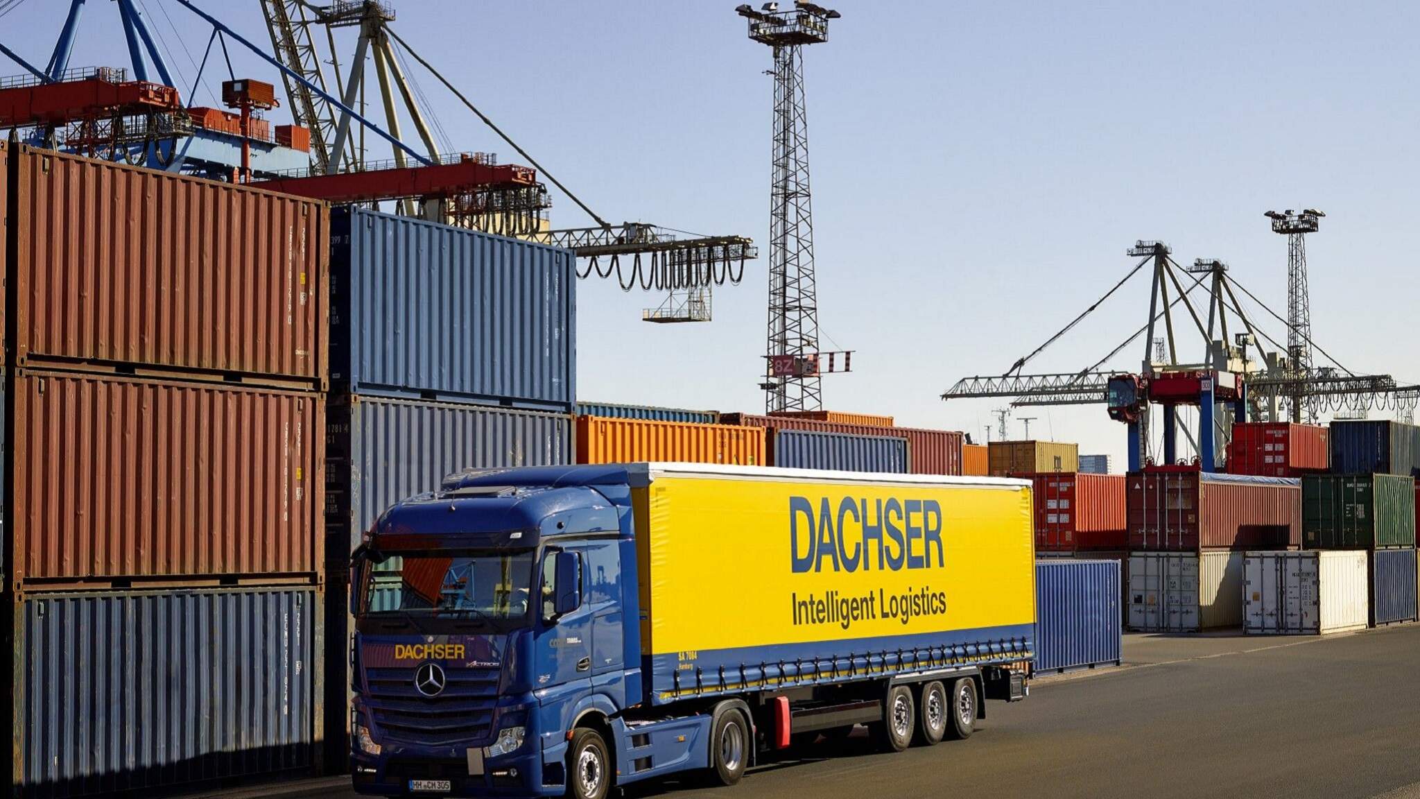 LCL-containrarna anländer till hamnen i Hamburg, varifrån de transporteras utan förändringar via European Logistics-nätverket via filialen i Hvidovre i Danmark vidare till filialen i Göteborg. LCL-containrarna anländer till hamnen i Hamburg, varifrån de transporteras utan förändringar via European Logistics-nätverket via filialen i Hvidovre i Danmark vidare till filialen i Göteborg.