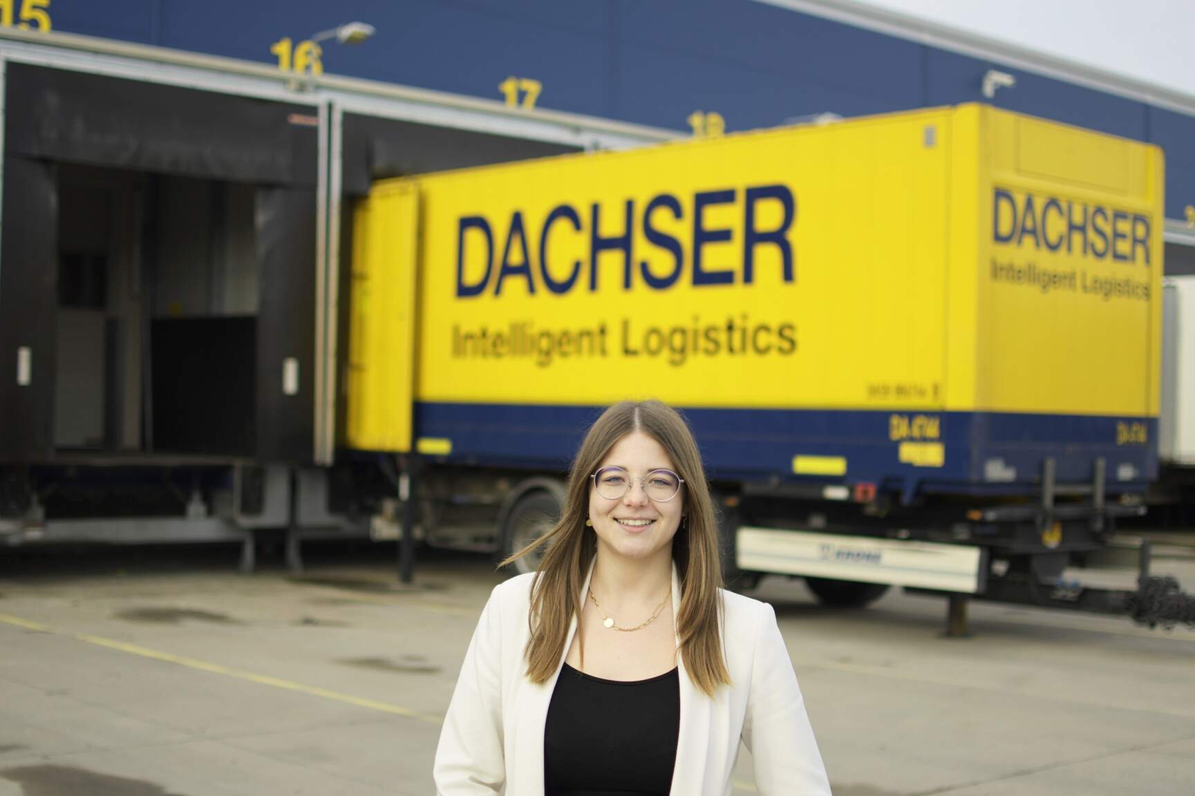 Sophie Popfinger från Tyskland gör ett utbyte på en av DACHSERs svenska filialer